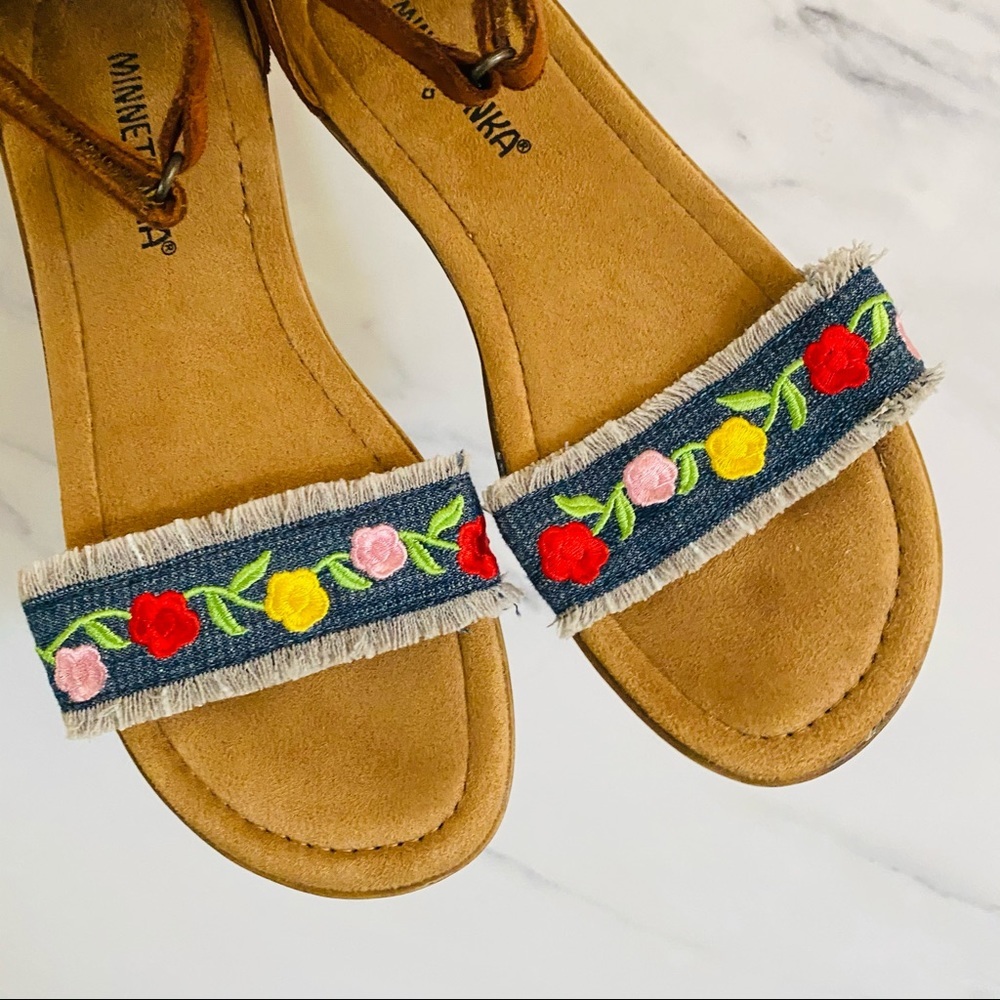 Minnetonka Evie Blue Denim Sandals Size 4 - Picture 2 of 7